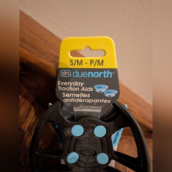 Due North Everyday Traction Aids - Black NWT Size S/M women's 5-9 M 3-7 - Picture 3 of 9